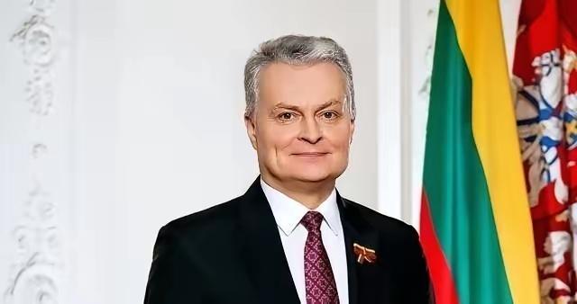 新加坡前国会议员吴俊发文指出：“过去四年来，中国断绝和立陶宛的外交和经贸往来，这