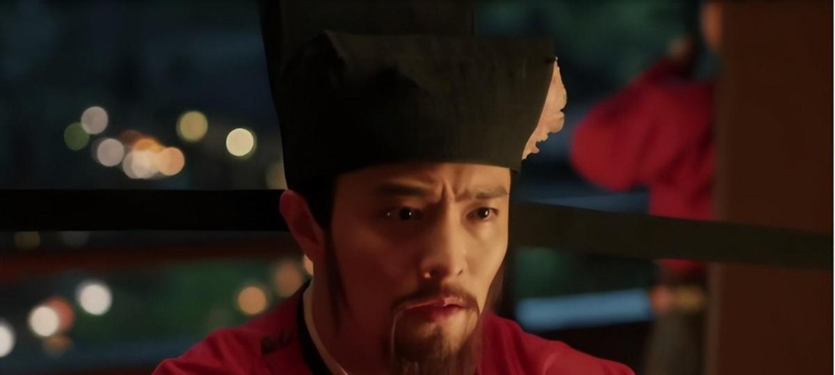 宋代文化独树一帜，男性不仅会佩戴鲜花，生活中几乎每个角落都能见到花卉的身影！
淳