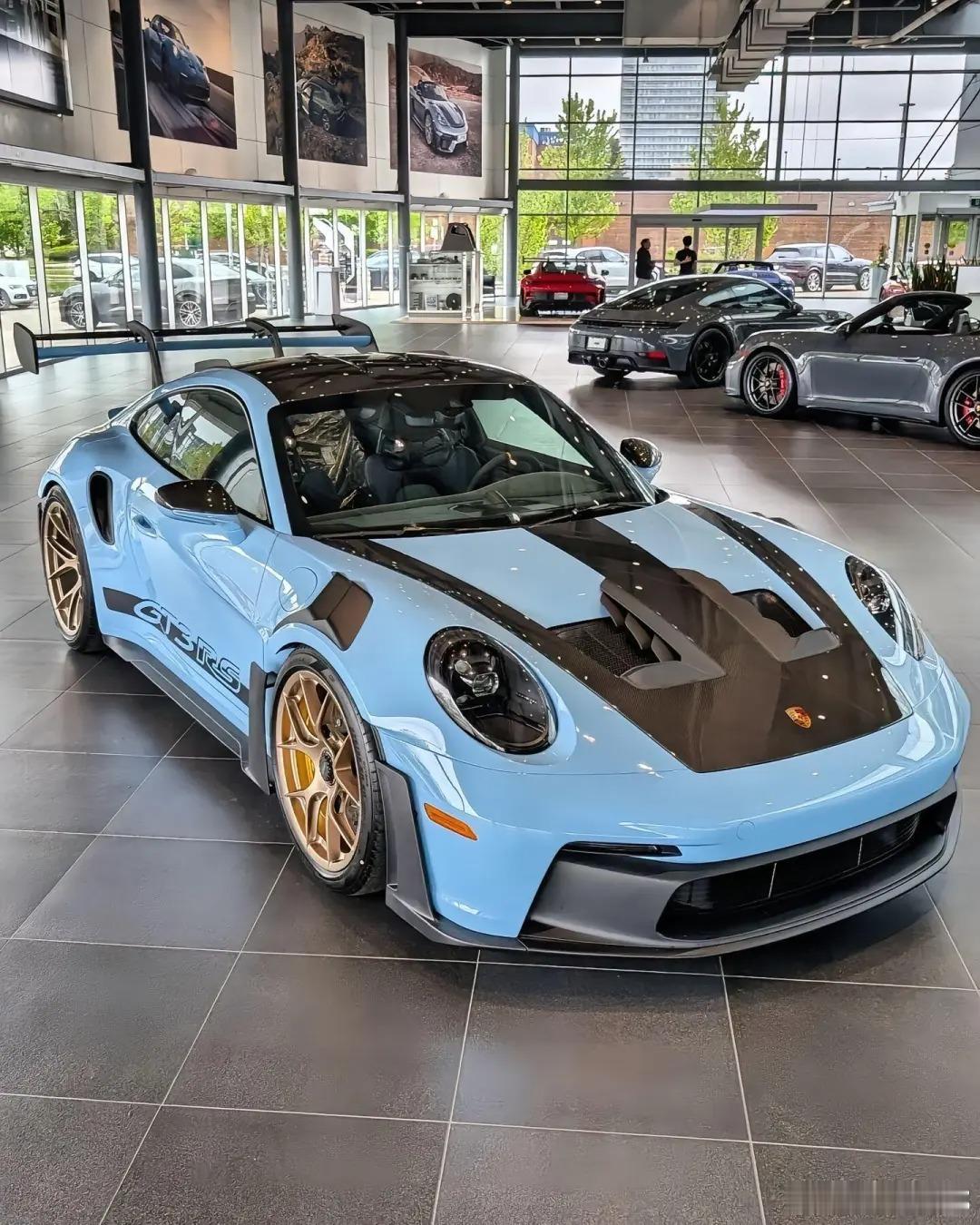 海湾蓝保时捷911 992 GT3 RS，有这样的配色你做什么都会成功的保时捷绝