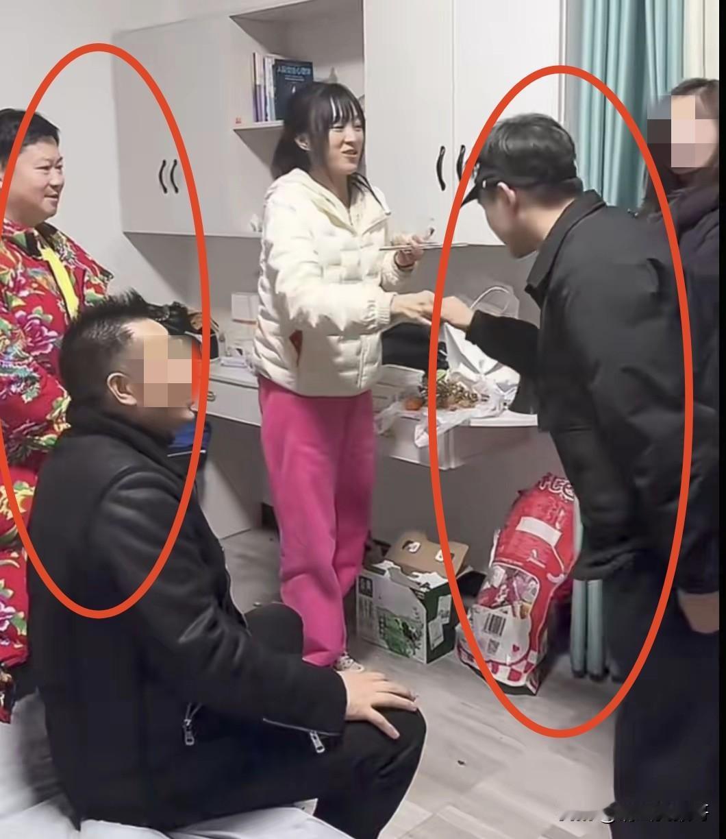 看到这张图，让我想起九几年隔壁的穷邻居用2块钱，在镇上抽中了一辆凤凰牌自行车的事