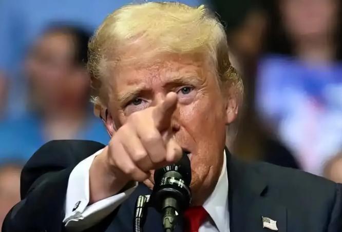 美国海军突袭中国货船后，外界大多觉得北京只能吃这个哑巴亏。但这事背后藏着更大的转