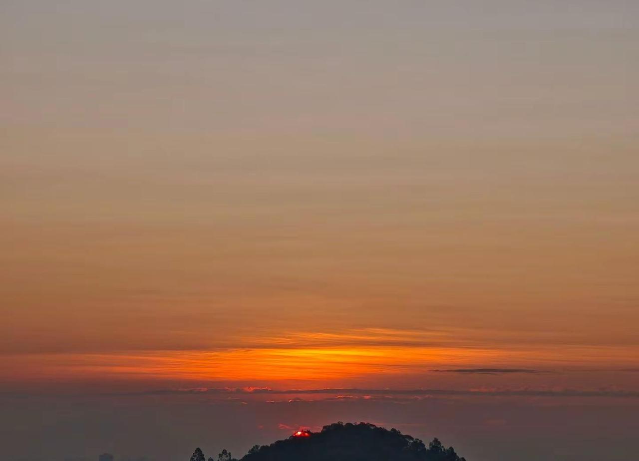 当你选择出发，那你就能在一天内看到这些日出 日落 爬山 打卡