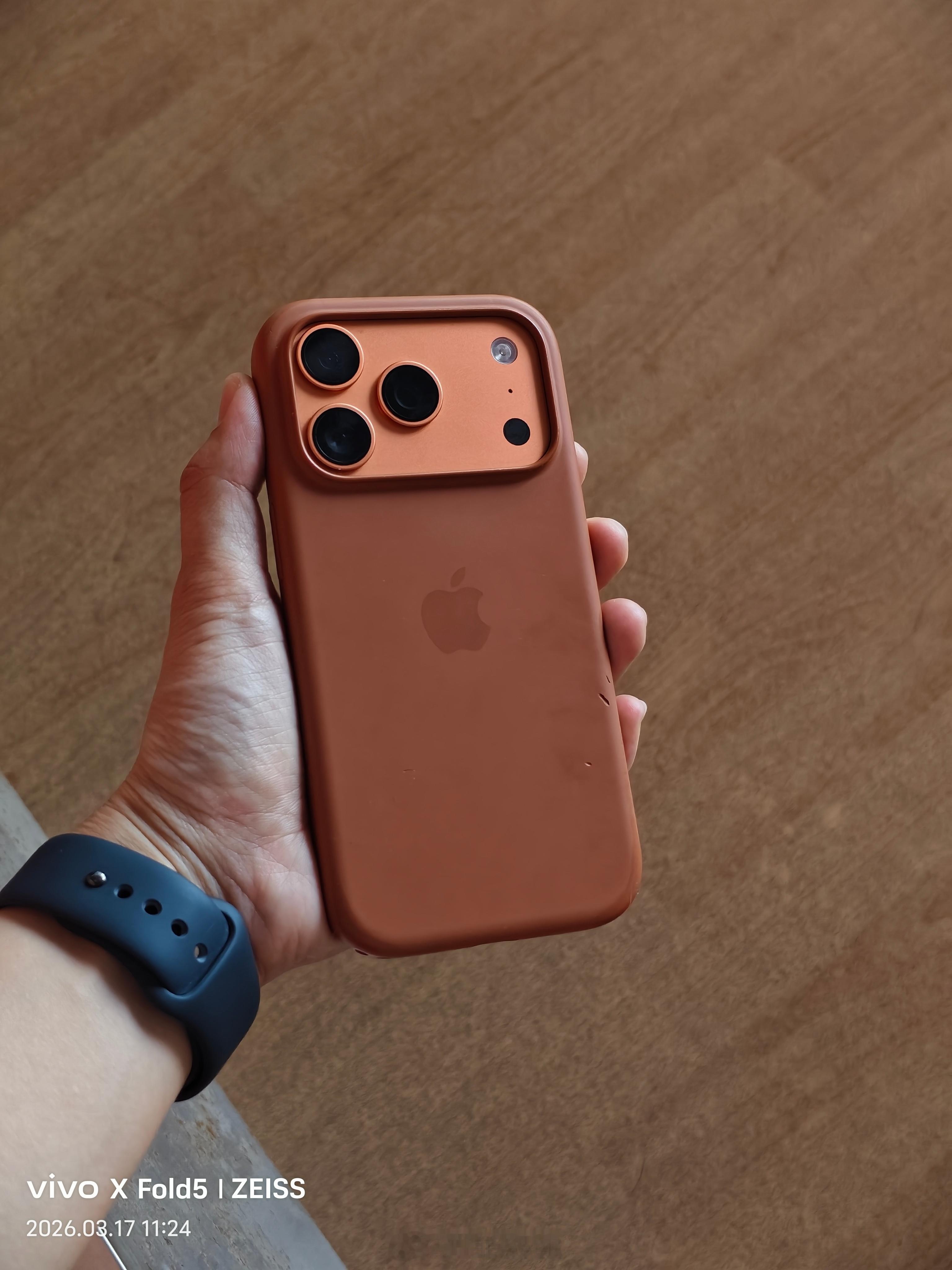 丢手机这事儿也是发生在我身上了昨晚去健身房把手机落在卫生间了要进健身房扫码的时候