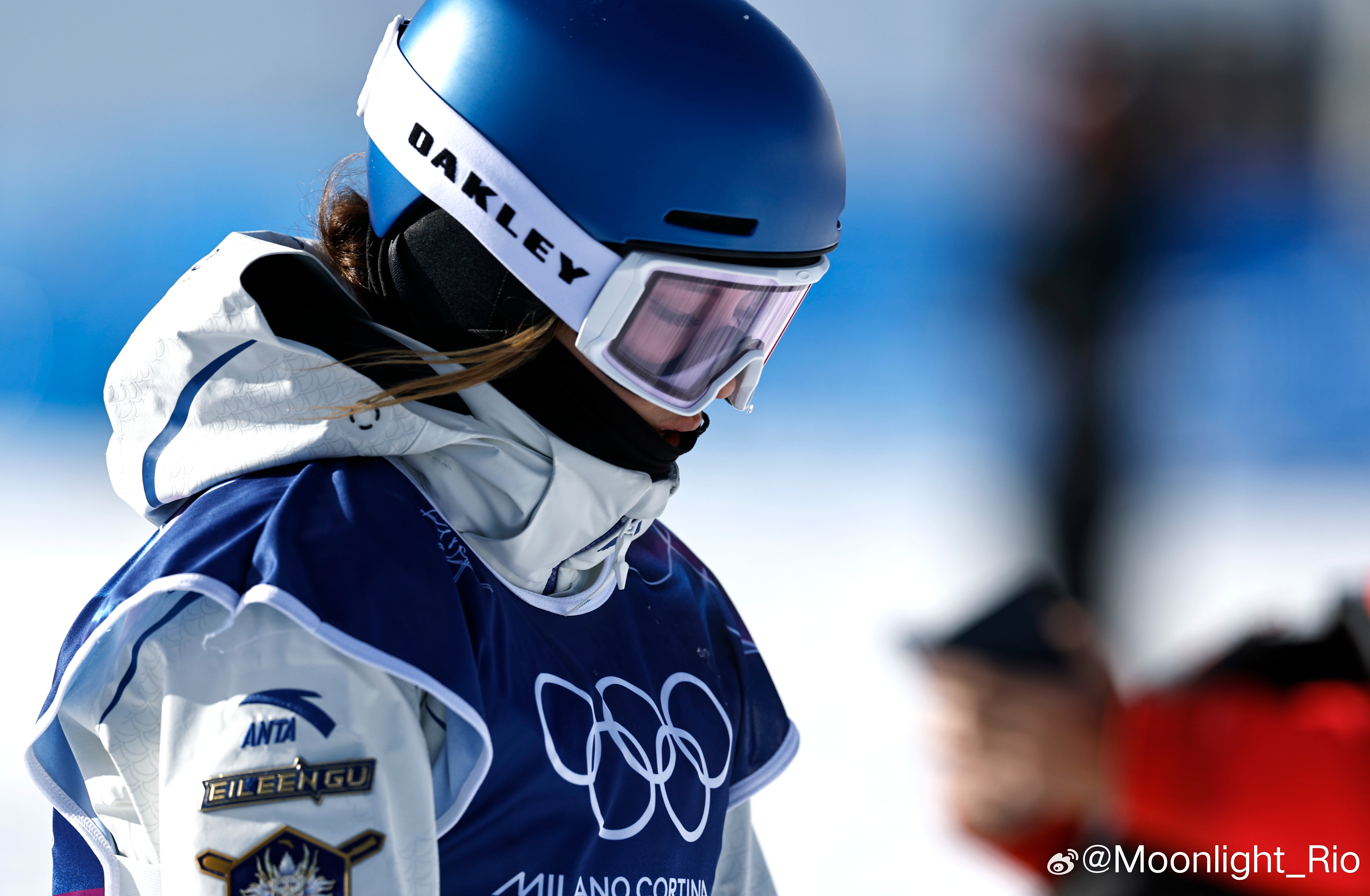 谷爱凌第一滑摔倒妈妈拥抱安慰🫂没关系别受伤，第二滑加油 