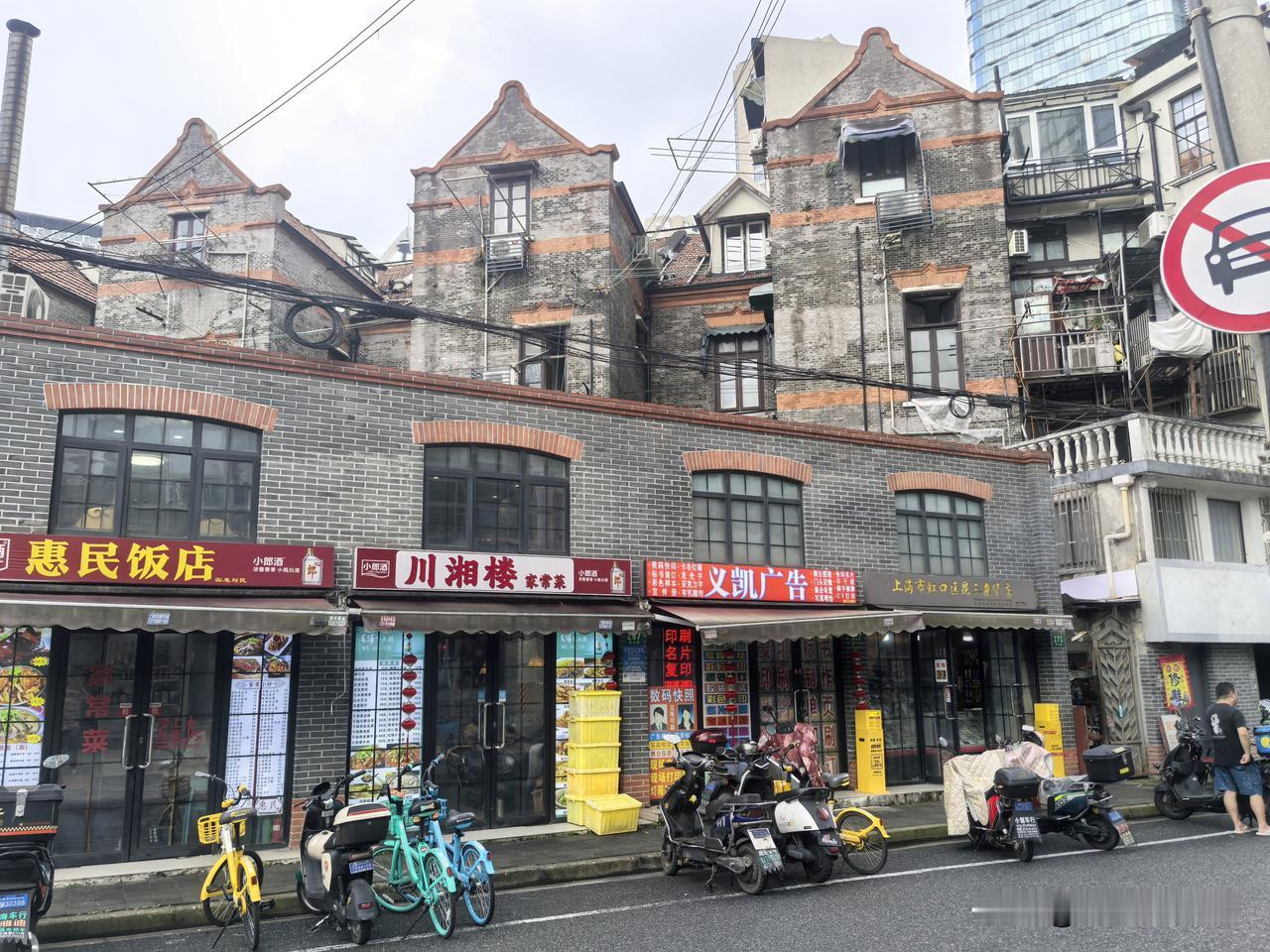 参观完上海文学馆，才知晓虹口这片是近现代文学的宝地，鲁迅、茅盾、巴金、丁玲等一大