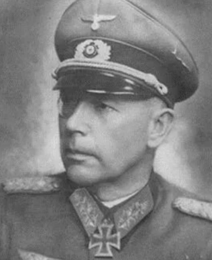 1944年，6万德军被十倍之数的苏联红军包围，苏军派人去劝降，没曾想，施特默尔曼