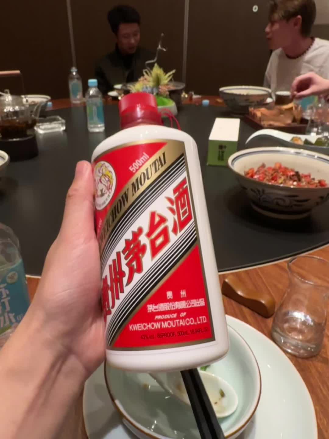 会谈恋爱的人他一定会做生意，一个会搞钱的人他一定会谈恋爱。因为这两件事...