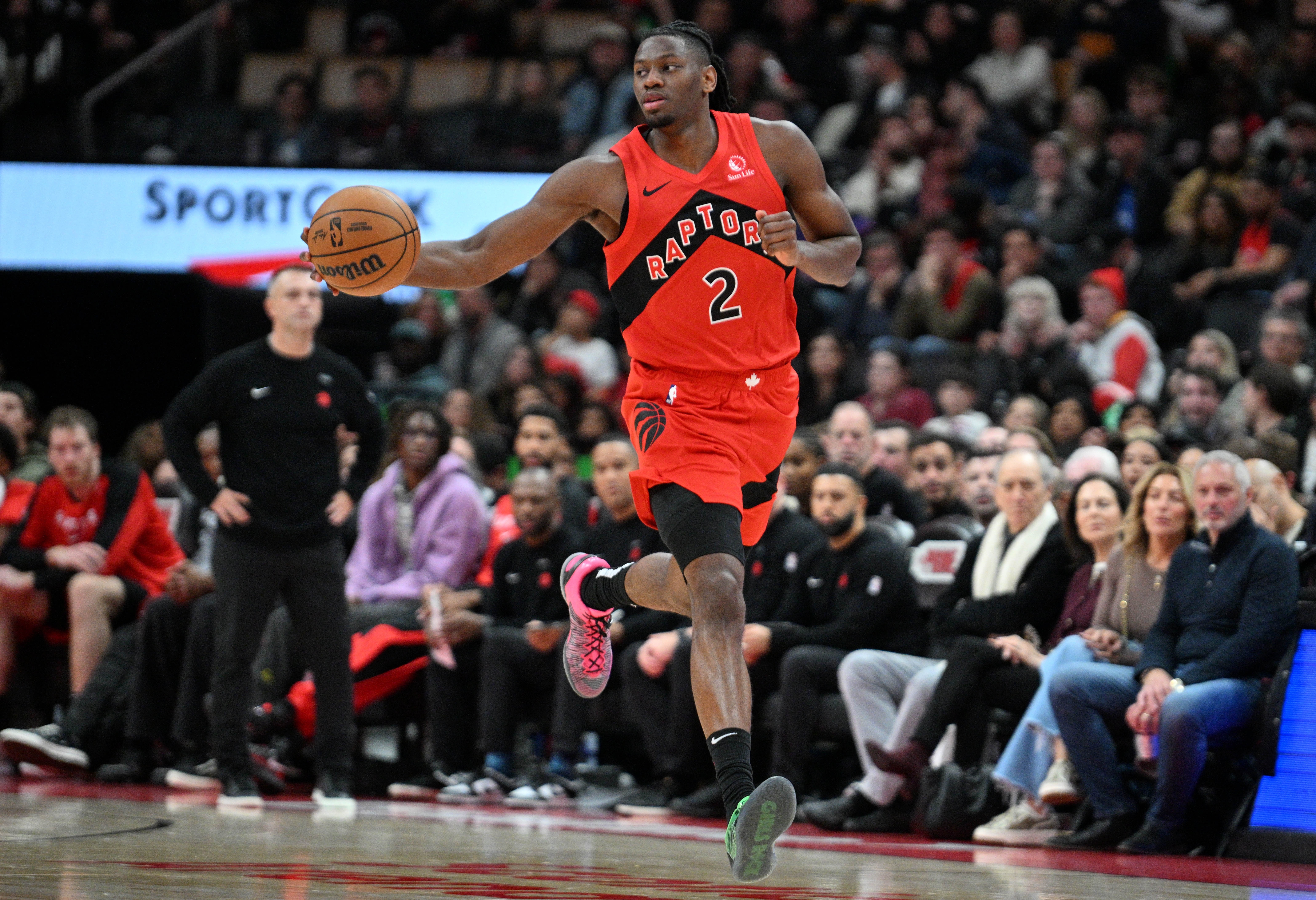 NBA 国王已经和莫格博达成一份双向合同 