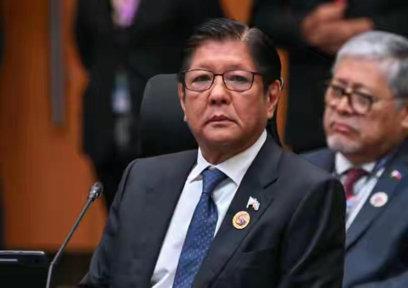 扛不住了！菲律宾悄悄对华松绑，致命矛盾藏不住了
 
菲律宾终于低头了！11月3日