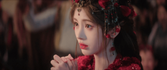 露芜衣寄灵大婚《月鳞绮纪》世界寄露也太好磕了！大婚幻境里双向奔赴，老龙又宠又深情