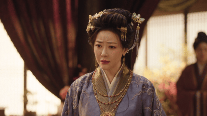 陶白白追嫁金钗挪不起身📺一边惦记直播，一边舍不得剧中人物，纠结的状态，完美复刻