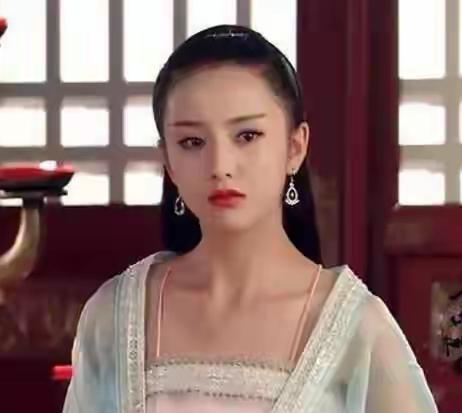 公元前7年，46岁汉成帝死在赵合德床上，王政君当场追问，赵合德回了一句话，至今让