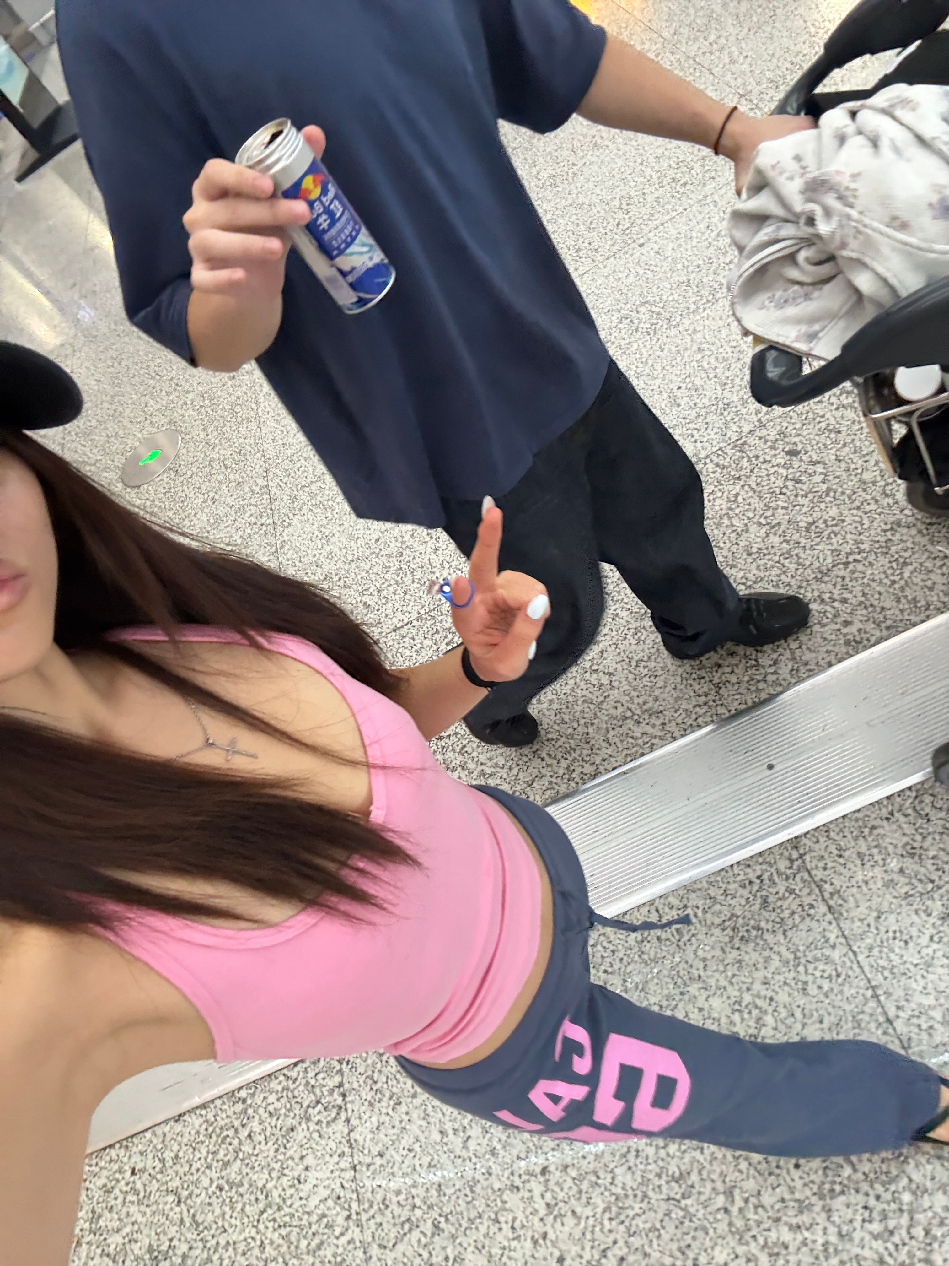 说实话特别喜欢值完机之后在机场溜达的感觉！（仅限大机场） 