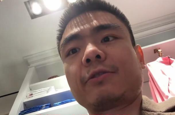 “特朗普果然是个骗子！”央视记者暗访美国商店，侦破了一个大秘密：特朗普嘴上号召美