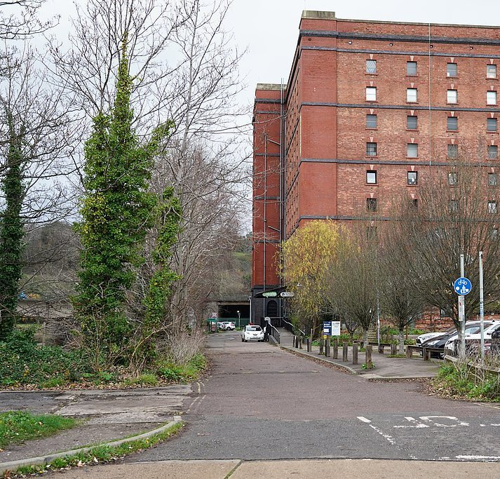 【#英国一市数百件文物失窃# 时隔两个多月向公众征集线索】#英数百件文物失窃2个