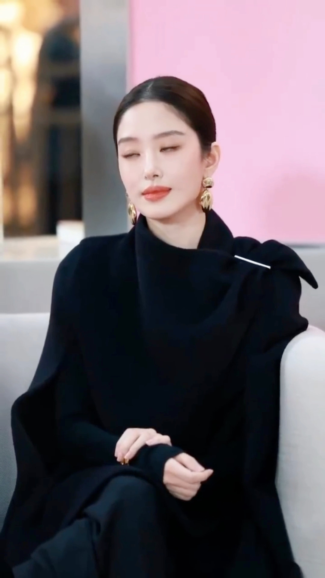 杨采钰女娲毕设圆头谁被惊艳住了！杨采钰这个圆头颅顶条件真的绝，妥妥女娲毕设级别的
