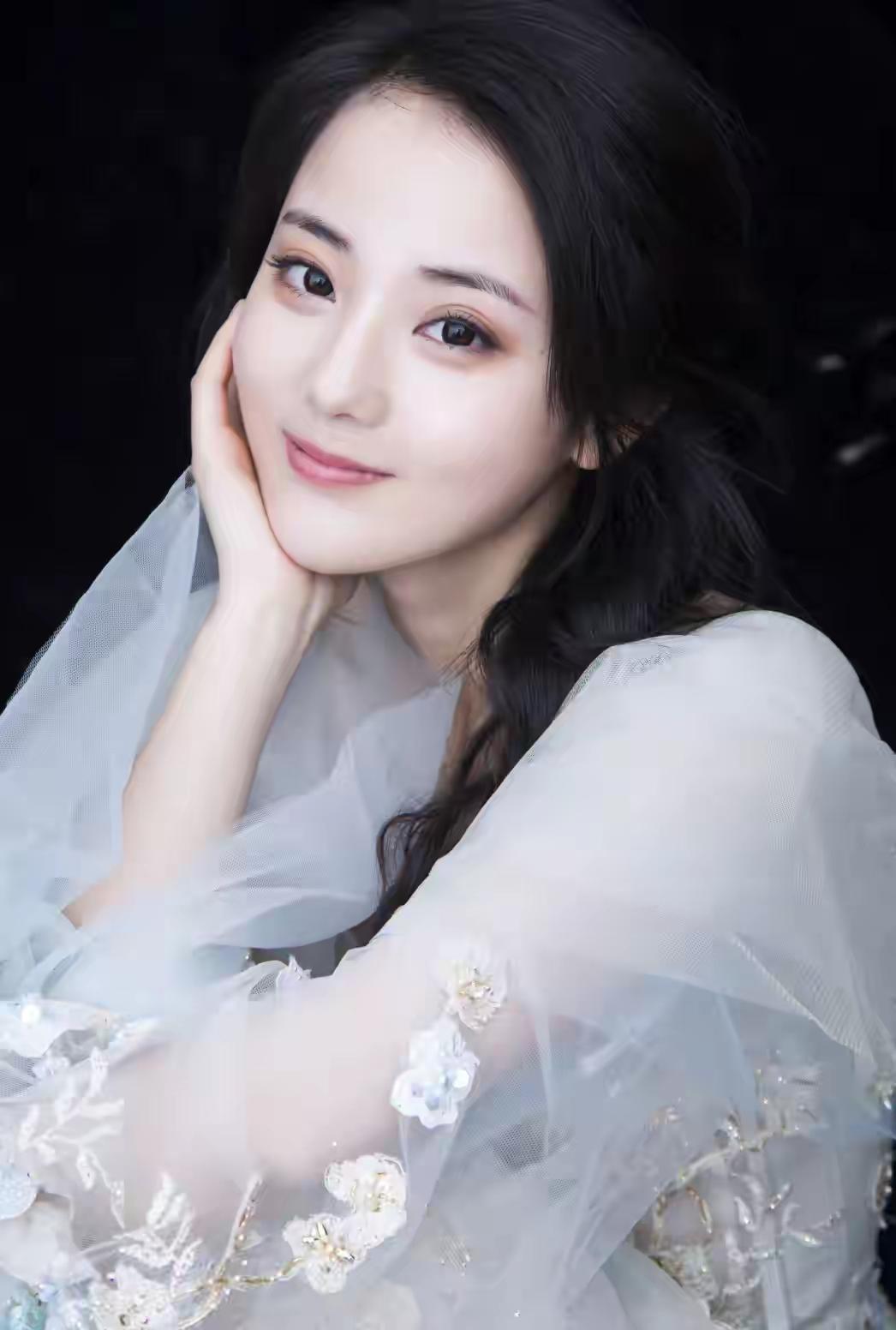为什么唱作俱佳戴佩妮不能大红呢?