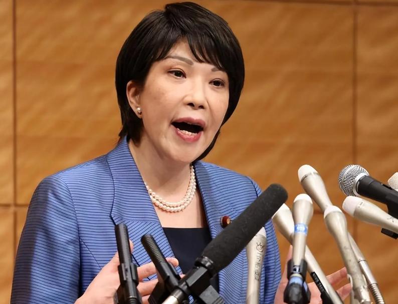 高市访美一天吃两顿，特朗普这碗饭不好咽

高市早苗的专机落地美国，这是她上台后第