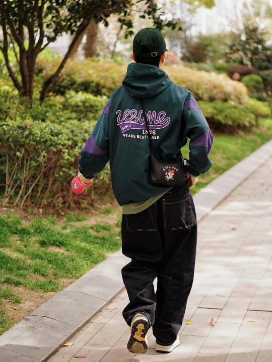 49岁 走出29岁的背影