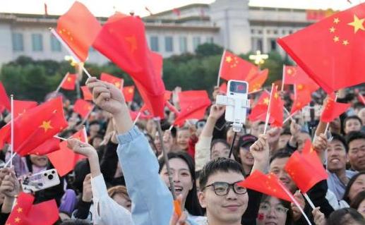 为什么美国打伊拉克不用找证据、俄罗斯进格鲁吉亚不用问联合国，而中国在自家南海种个