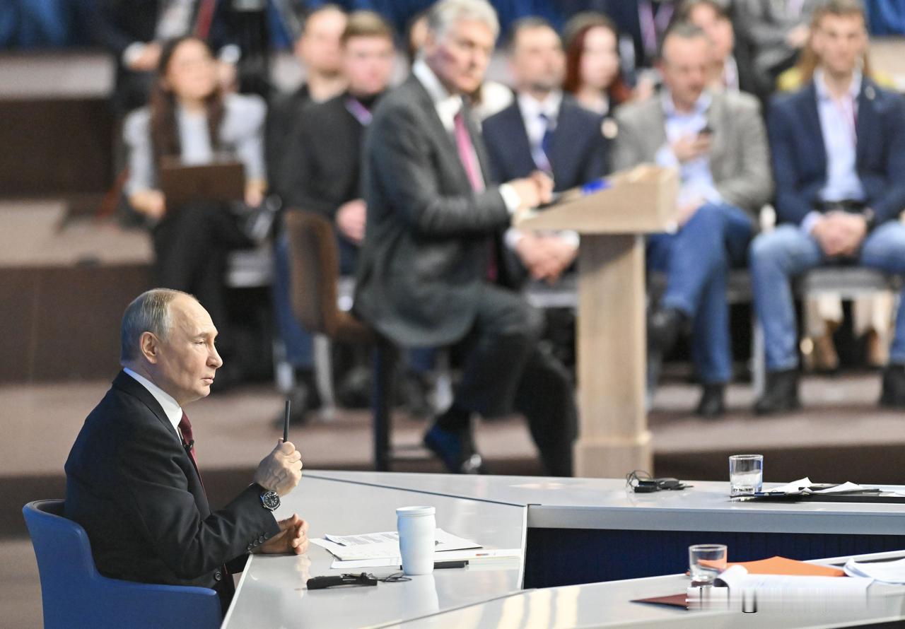 乌克兰无人机疑云，危机的未来，何去何从
特朗普在海湖庄园开新闻发布会，突然说起乌