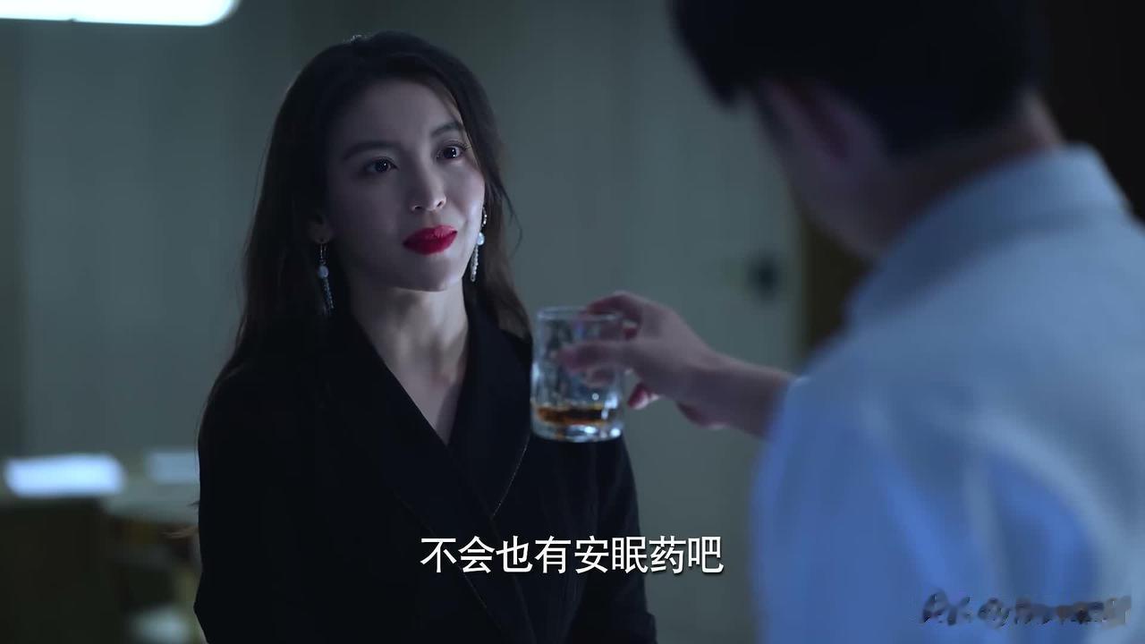 女人无骨贱如泥！李仪棠还真是让人失望透顶啊~~

李仪棠偷看了赵冀凯笔记本电脑的