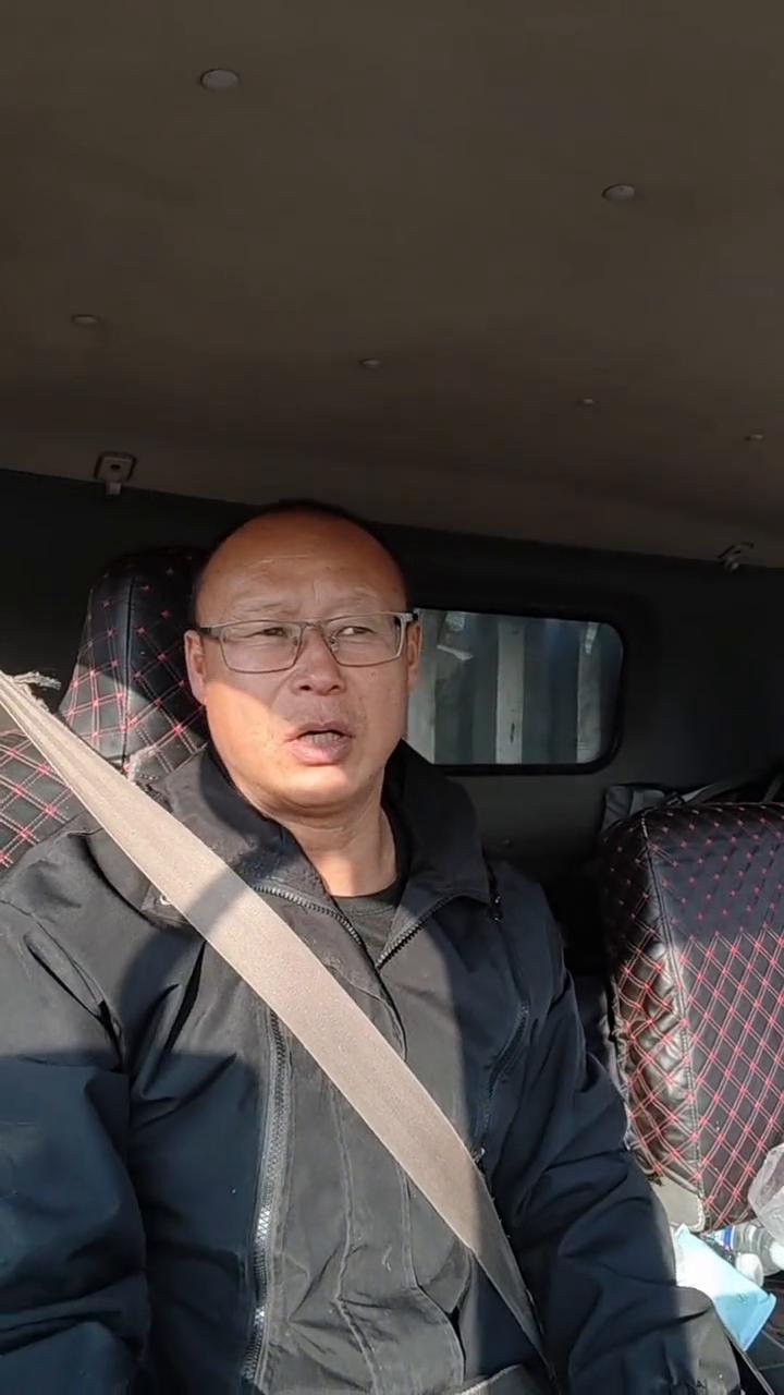 大家好，我是牛人俊熙。这是唠点养牛行业的说点实话。现在从事这个行业，现在就是能对