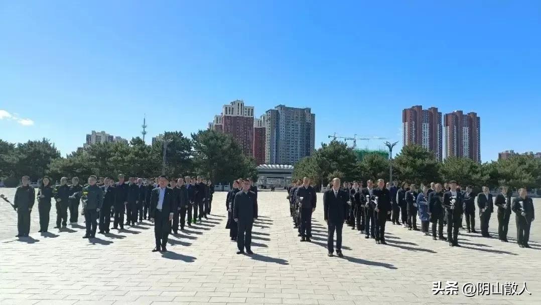 每年就这么一句话，但很关键。

今年呼和浩特“两会”《报告》中就一个地方依旧一如