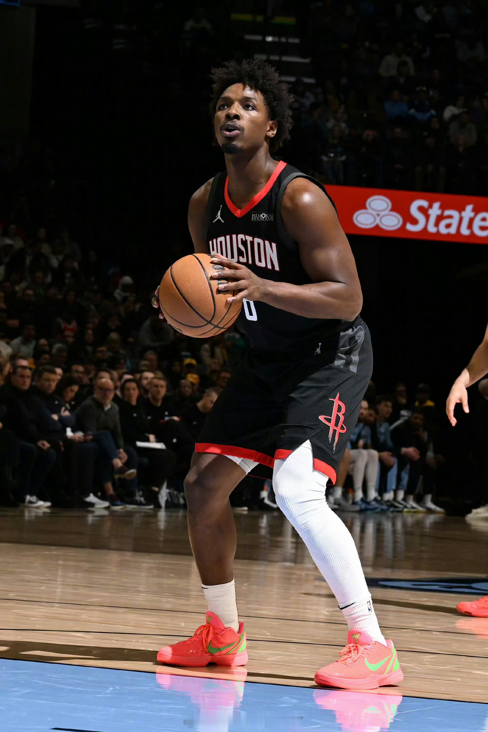 乌度卡：泰特内侧副韧带二级扭伤，通常需要4-6周的恢复时间，但两周后会进行复查。