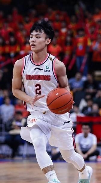 同是广东人，徐杰能取得那么高的成就，因为他的身上闪亮着易建联的优良品质

本届全