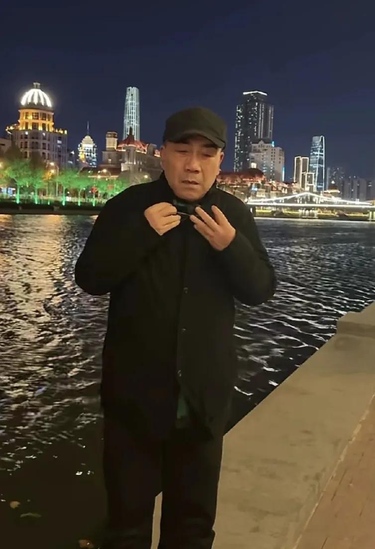 杨老五砸缸事业偃旗息鼓了！

11月26日，杨老五的砸缸事业画上了句号，就像一场
