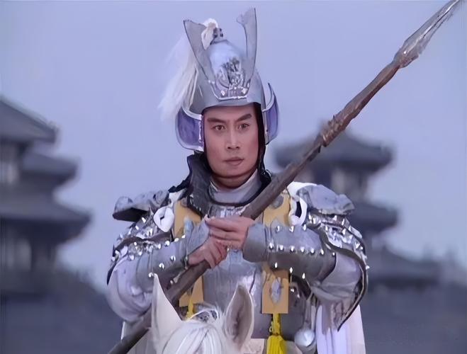 爆燃！赵云单骑救主：长坂坡七进七出的忠勇神话
      赵云，字子龙，是三国时