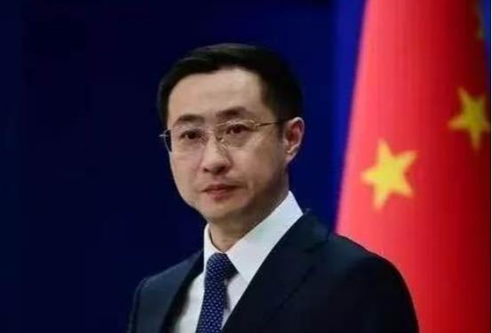 跑到乌克兰帮俄军打仗被抓，外界都等着看国家出面捞人。结果外交部一发话，出乎所有人