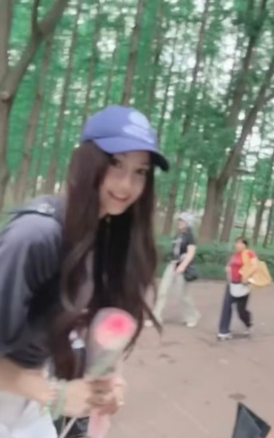 小海绵学校偶遇AngelababyAngelababy去小海绵学校参加活动bab