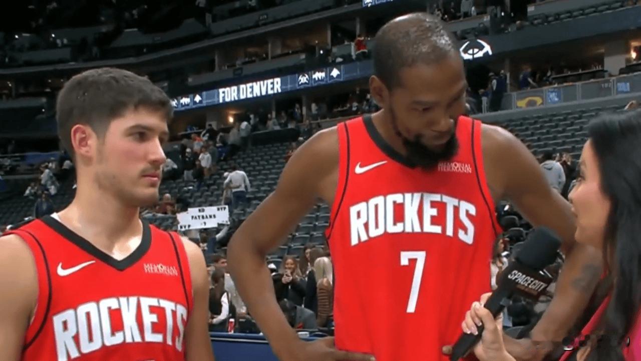 喷爽赢嗨！杜兰特31+5率火箭复仇，与前队友互喷掀球场火药味
 
连续两场惜败、