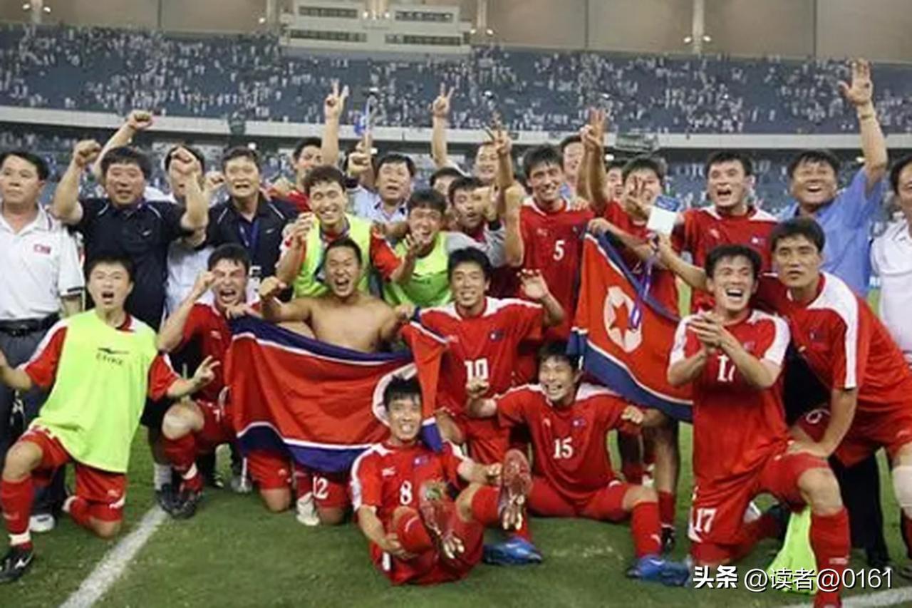 朝鲜队的“疯跑”战术本质是“用体能换空间”，一旦遇到技术代差、密集赛程或战术克制