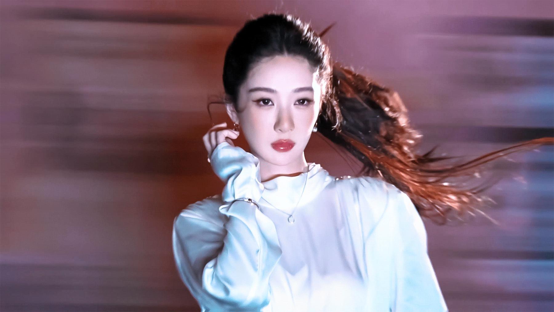 杨紫玉兰花开君再来 💜杨紫董竹君 你的星光 是秋天里的温柔坠落“𝒀𝒐𝒖?