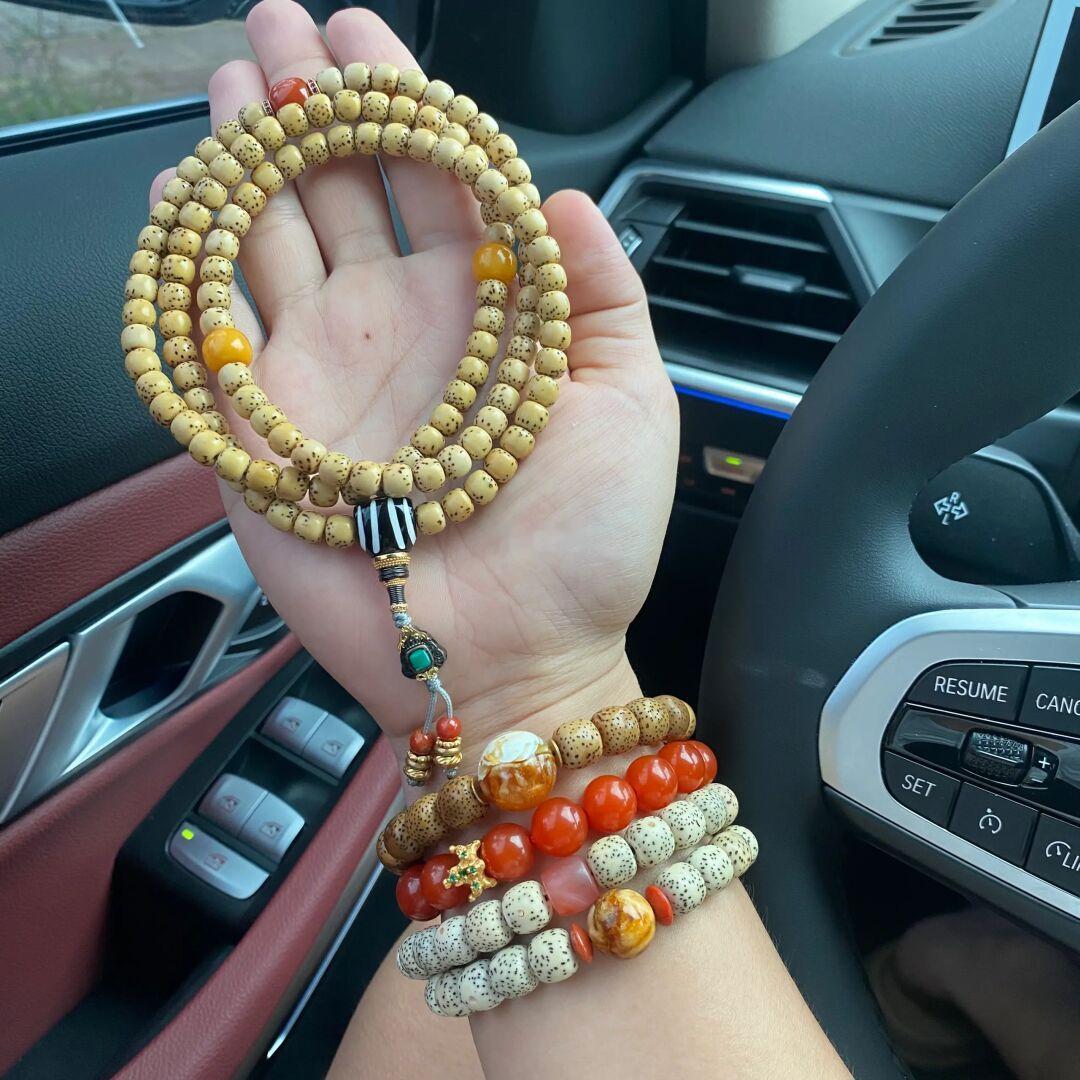 王子殿下的任务是 每天盘串