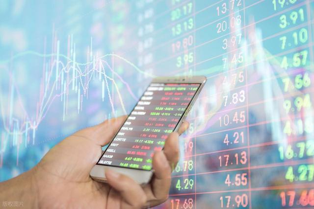 油价疯涨逼近130美元！生活成本全面抬升，普通人该守好钱袋子了

最近国际油价的