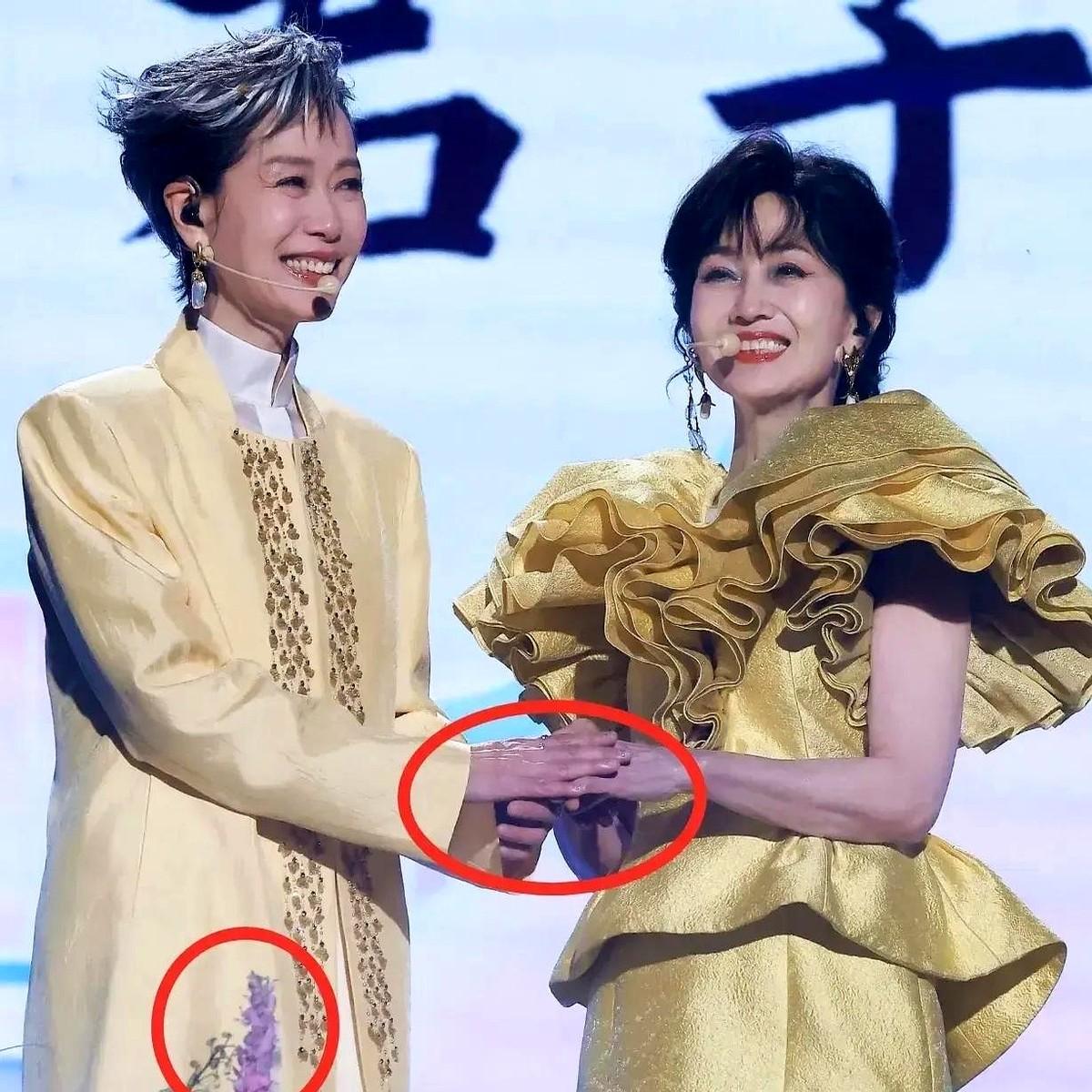 最近吃到一个大瓜，叶童在演唱会的后台故事比台前还精彩！

姐妹们有没有发现，这回