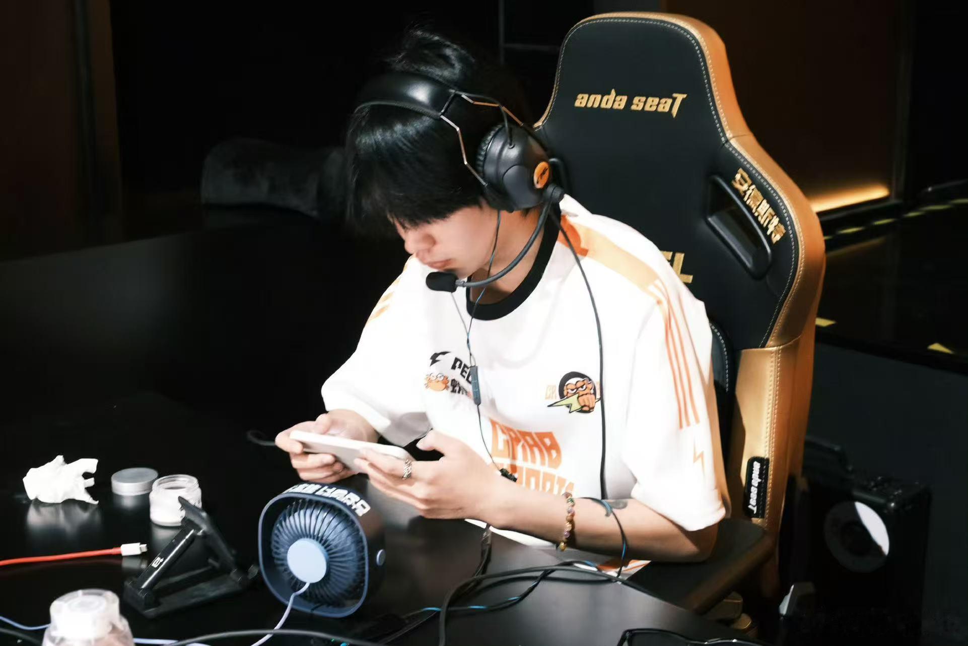 Crab676联赛1000淘汰MVP千淘汰里程碑顺利达成，本场拿下MVP，凌厉枪