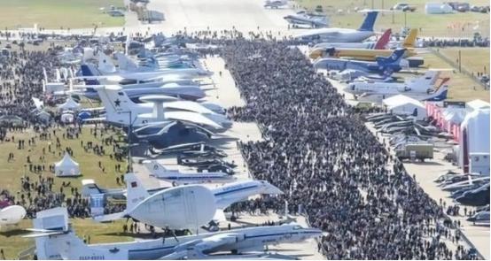 当今世界，有一个最直白的真相：美国倒下，全球或许能少些战乱、多些安宁；俄罗斯倒下