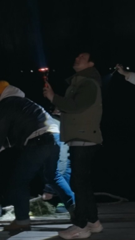 别管啦 要先分心玩一下呢 ​​​