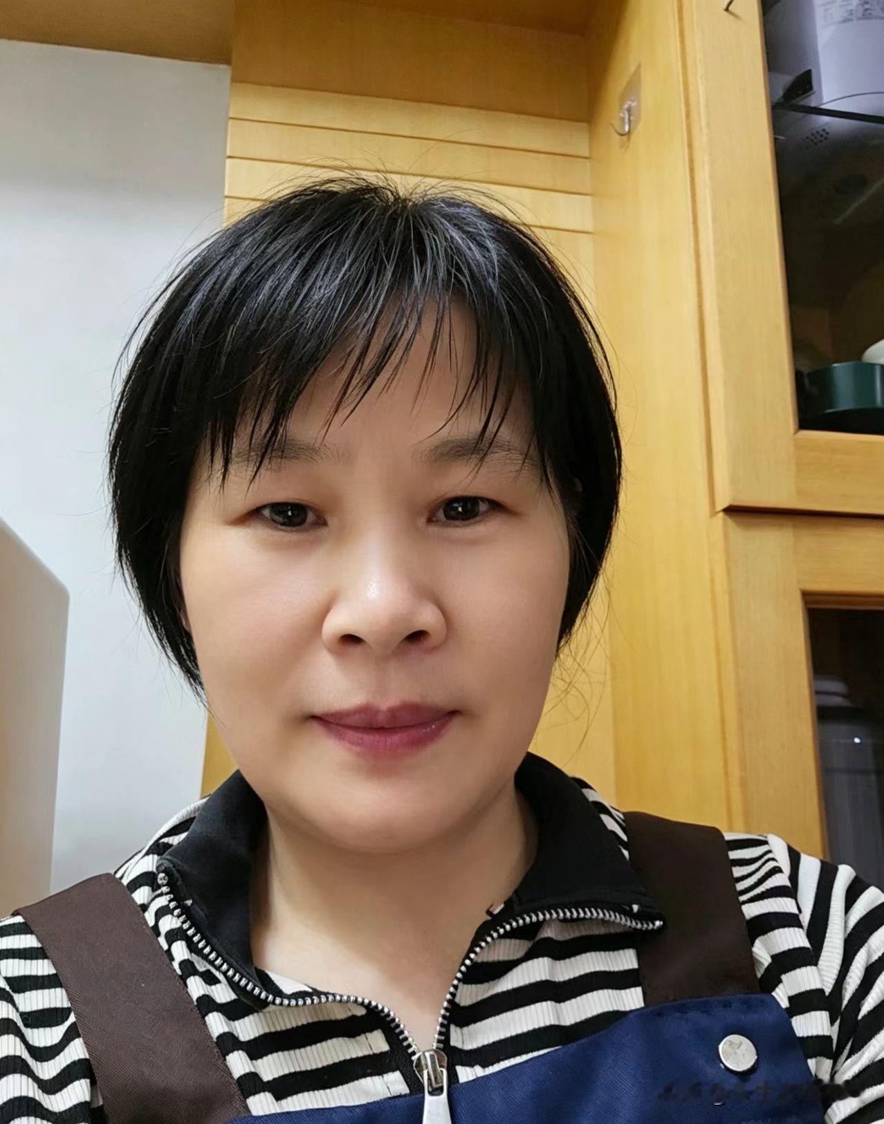 我认为不喜欢

我是一名家政钟点工，我不太喜欢夏天，反而喜欢冬天，为什么？听我聊