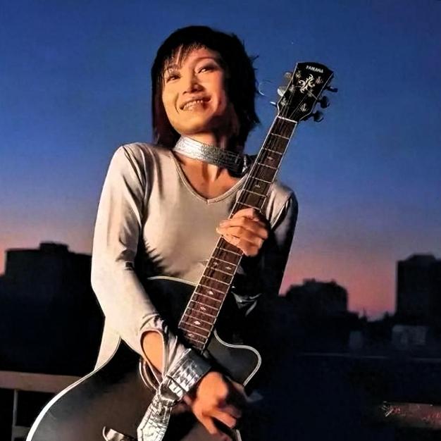 斯琴格日乐的人生太让人唏嘘！连登5次春晚，却栽在感情里——和恩师同居，怀孕后被骗