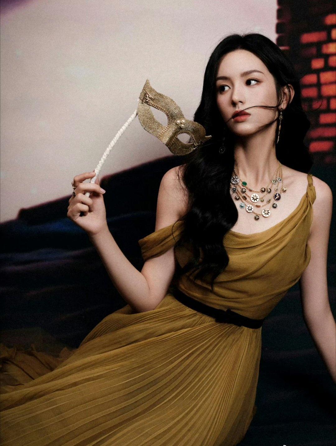 周也郭宇欣两次撞衫穿出了完全不一样的感觉[吐舌] ​​​