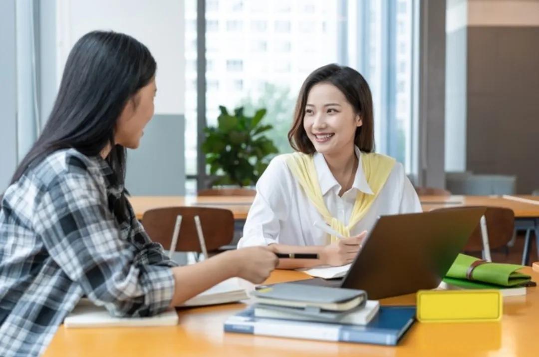 #秋日生活打卡季#山东大学和南京大学都拥有优秀的师资力量，以下是两所学校师资力量