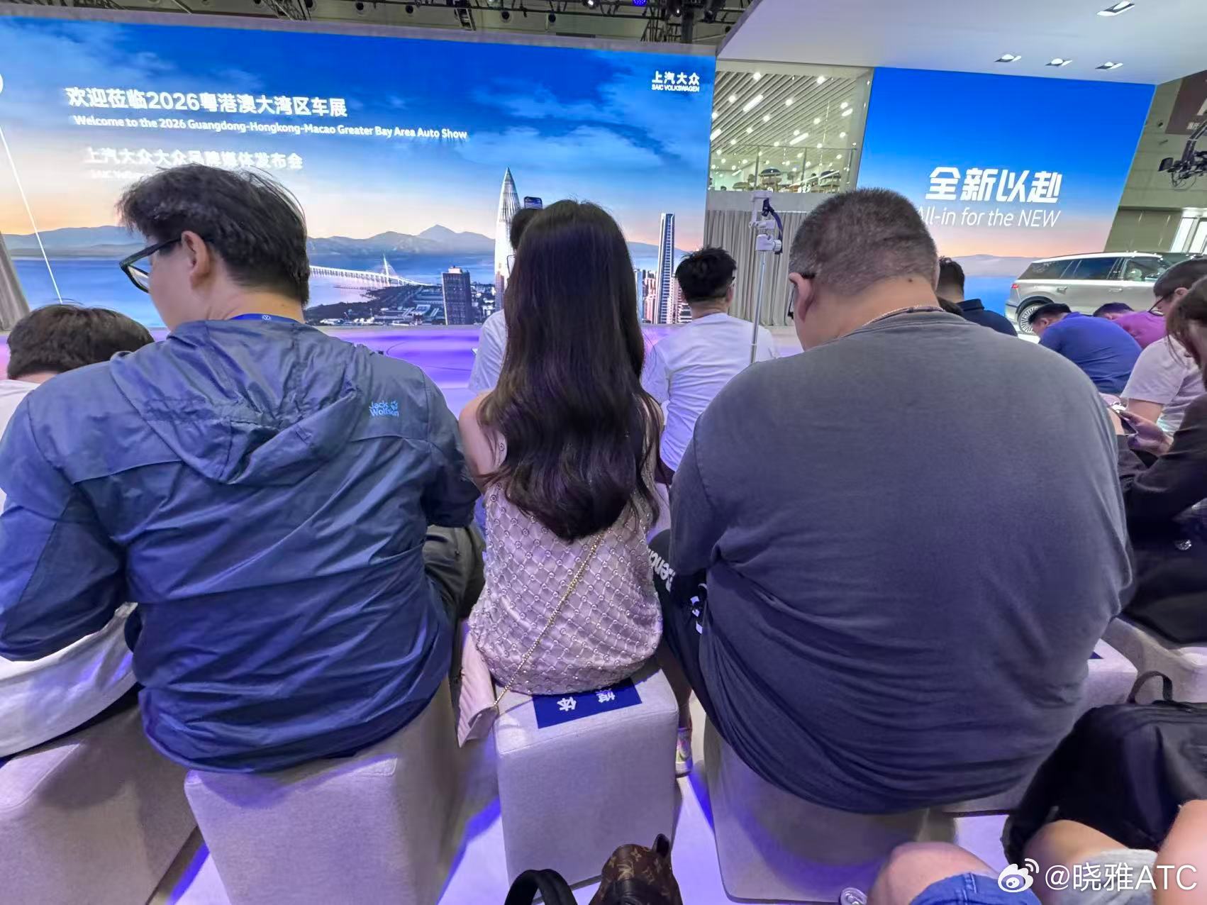谢谢两位媒体老师   晓雅感觉自己回到90斤的时候了