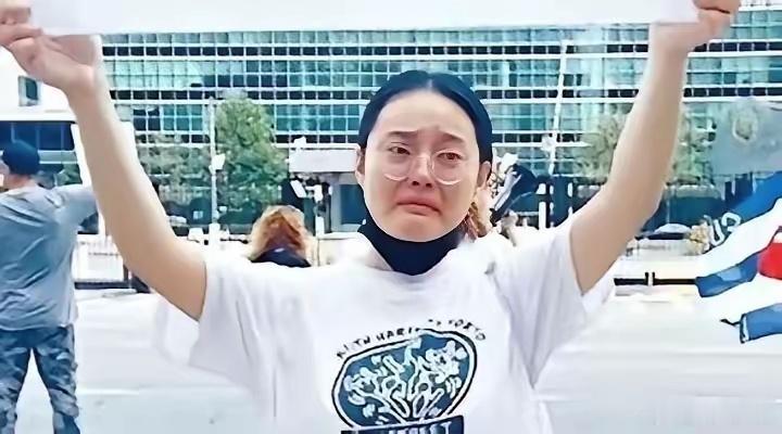 两口子被美国联邦法院撤销美国永久性公民身份和居住权，将被赶出美国。十多年前，两口