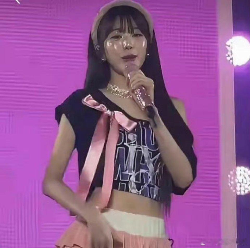 张元英真的很执着于水光肌 ​​​